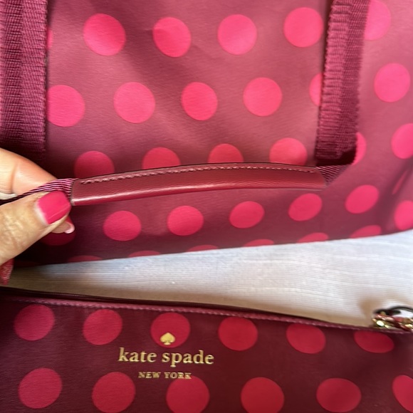 Set Kate Spade Lg tote bag w/ dark pink/mauve dots. W/ large makeup bag. - Picture 6 of 9